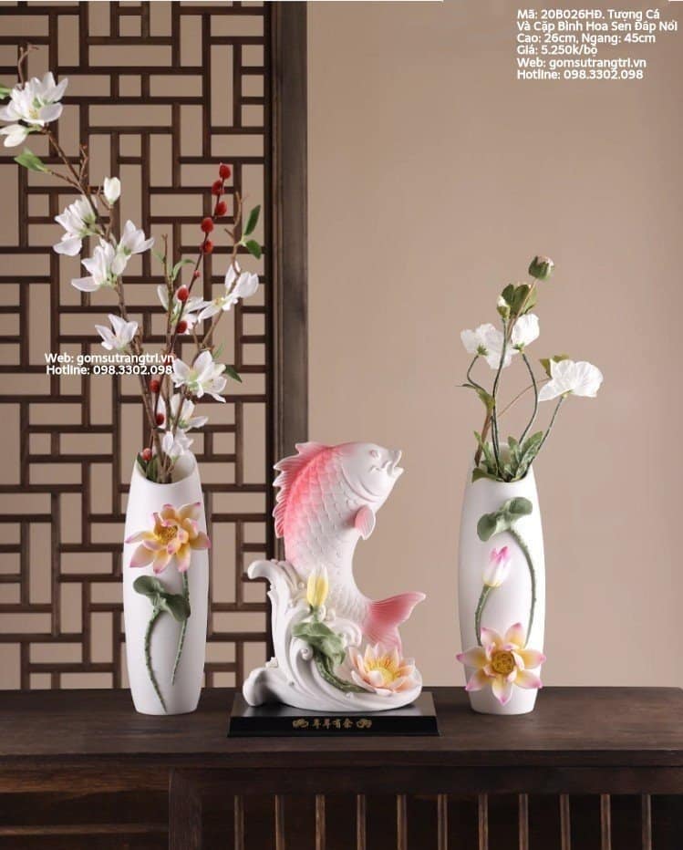 TƯỢNG CÁ VÀ CẶP BÌNH HOA SEN ĐẮP NỔI
